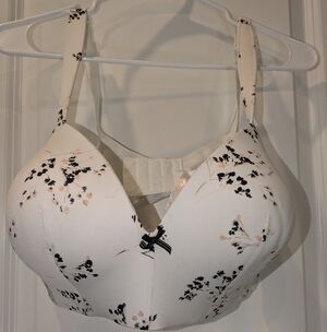 Cacique 40D Lightly Lined Bra White Floral Smooth Cups NWOT